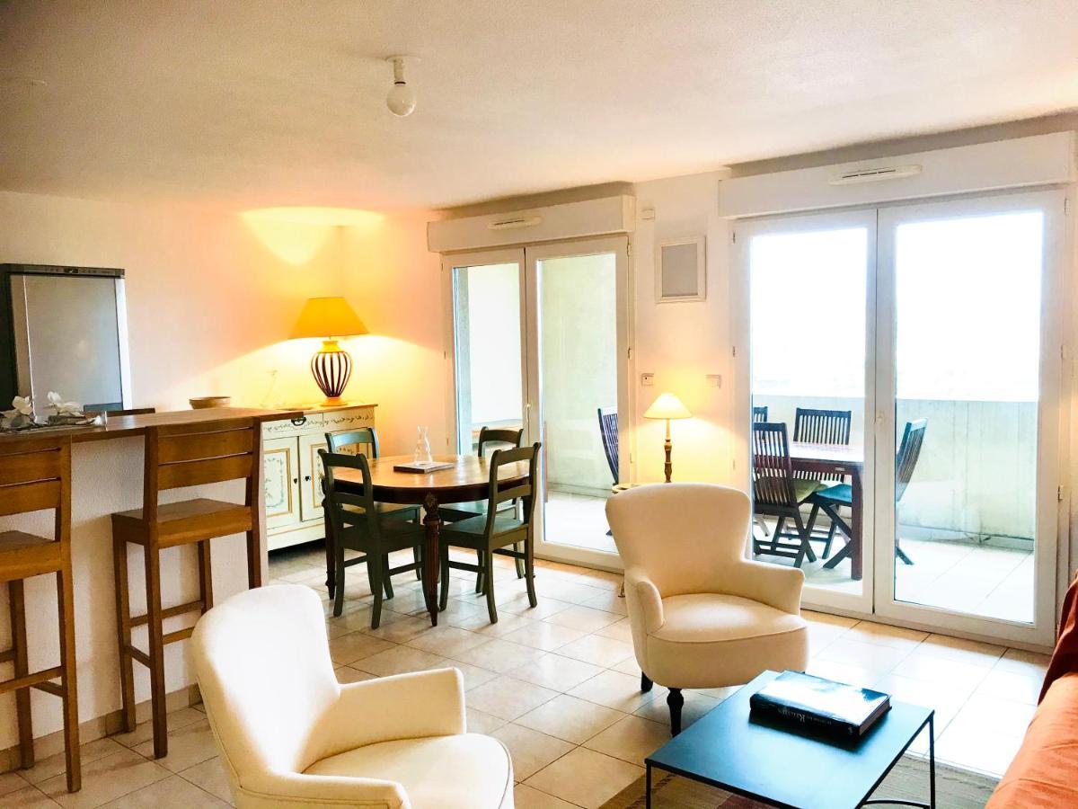 Grand Bleu Apartment Сет Екстериор снимка