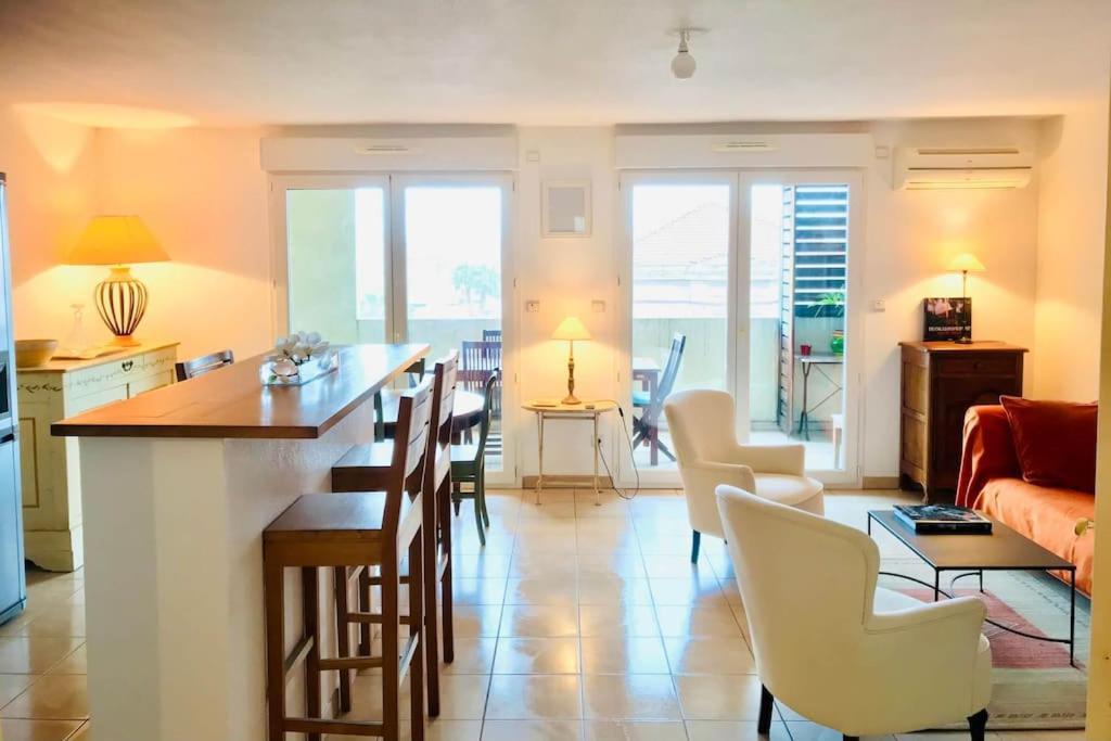 Grand Bleu Apartment Сет Екстериор снимка